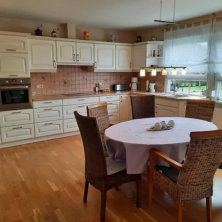 بيت للعطل Karla Schmidtheim